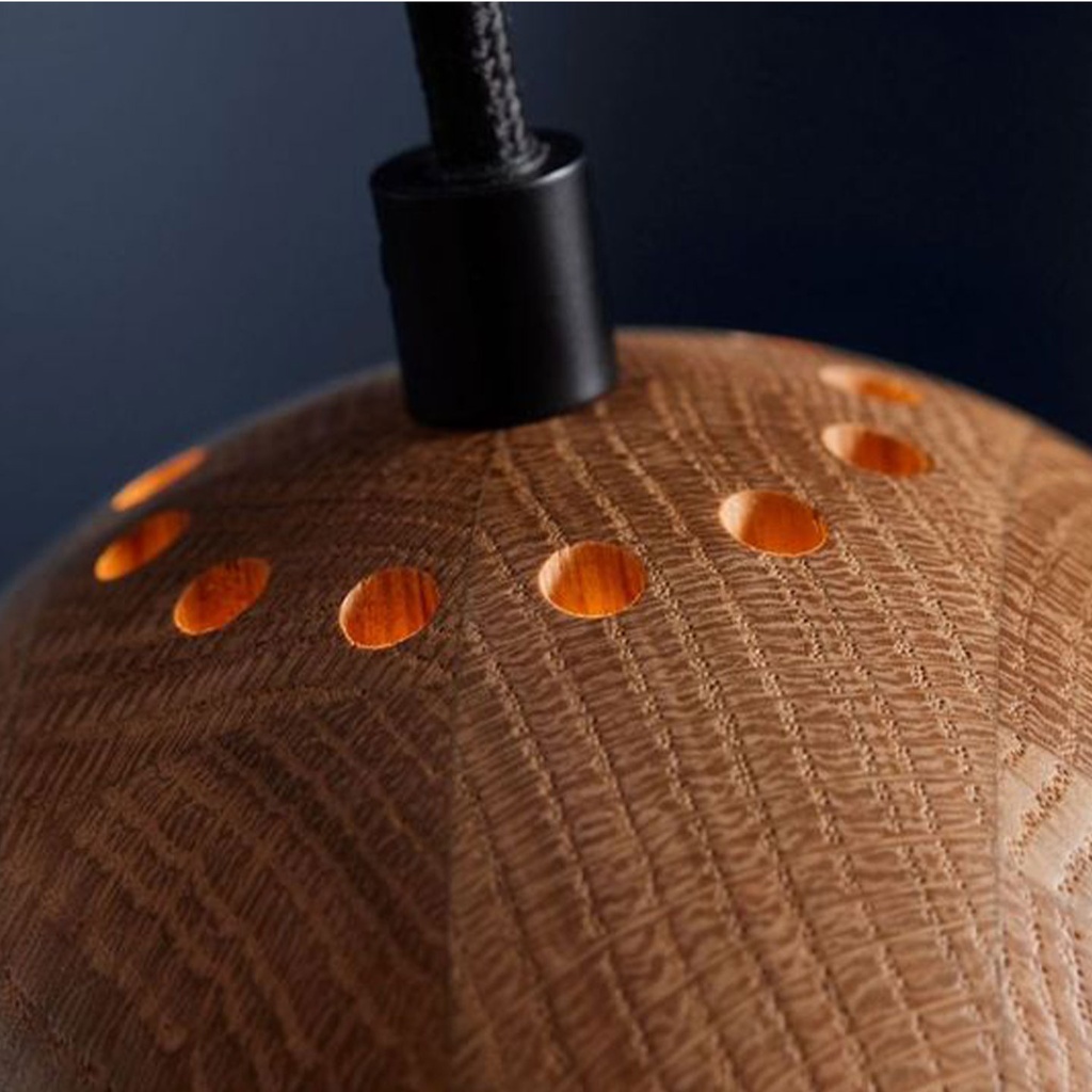 Frandsen Pendellampe BALL WOOD
